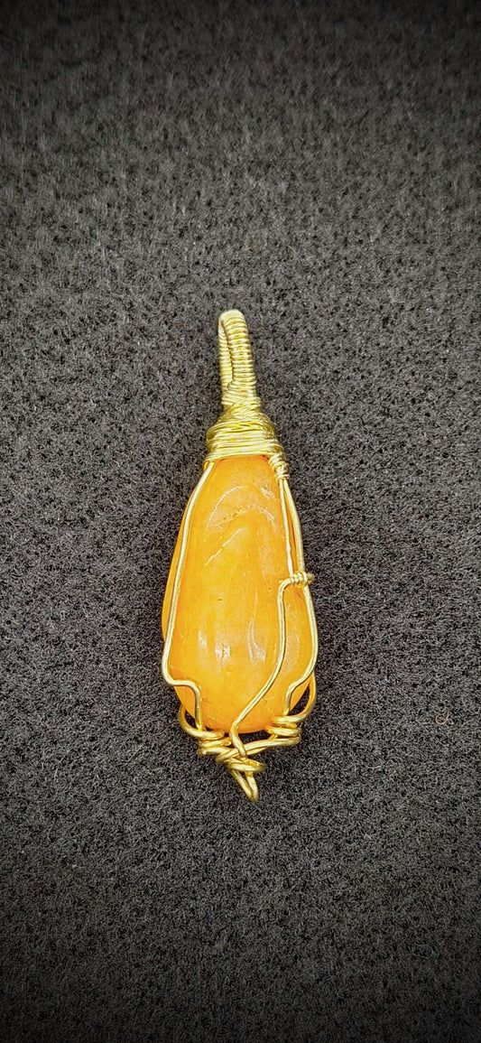 Peach quartz pendant
