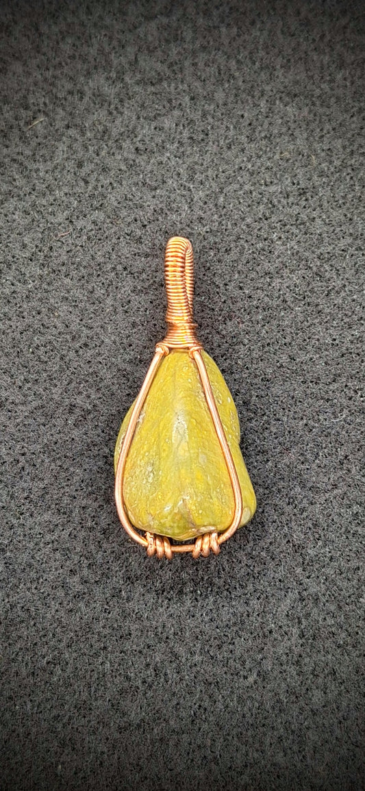 Serpentine pendant
